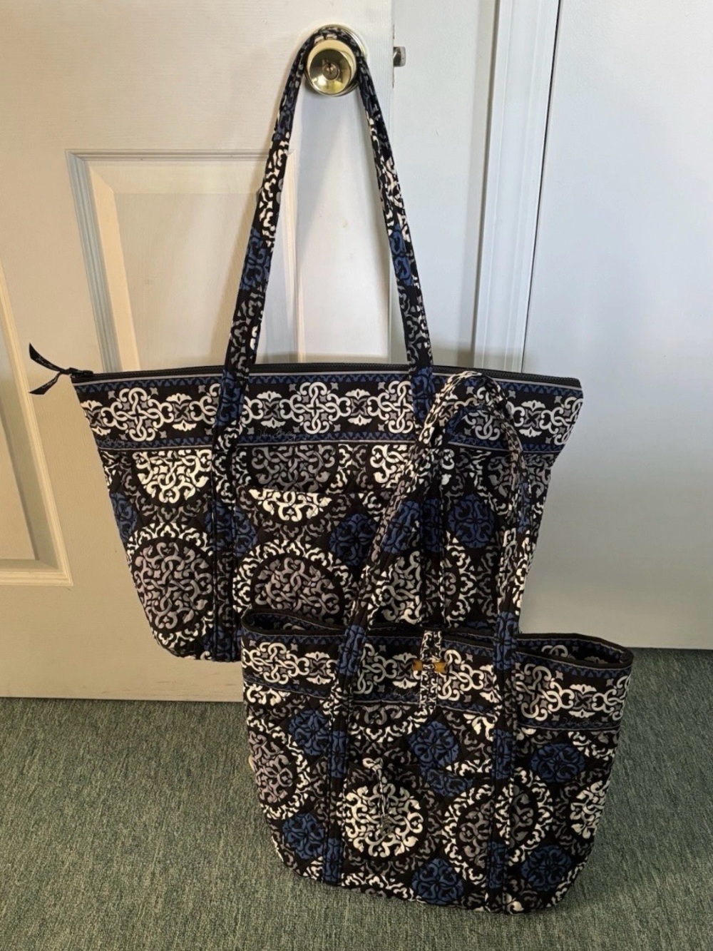 Vera Bradley set of 2 Canterberry Cobalt Large Tote Bags Zip Travel & Shoulder